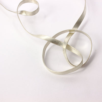 RF188: Ribbon necklace