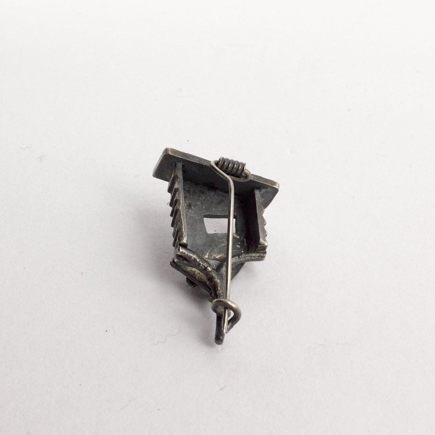 RF54: Treehouse brooch