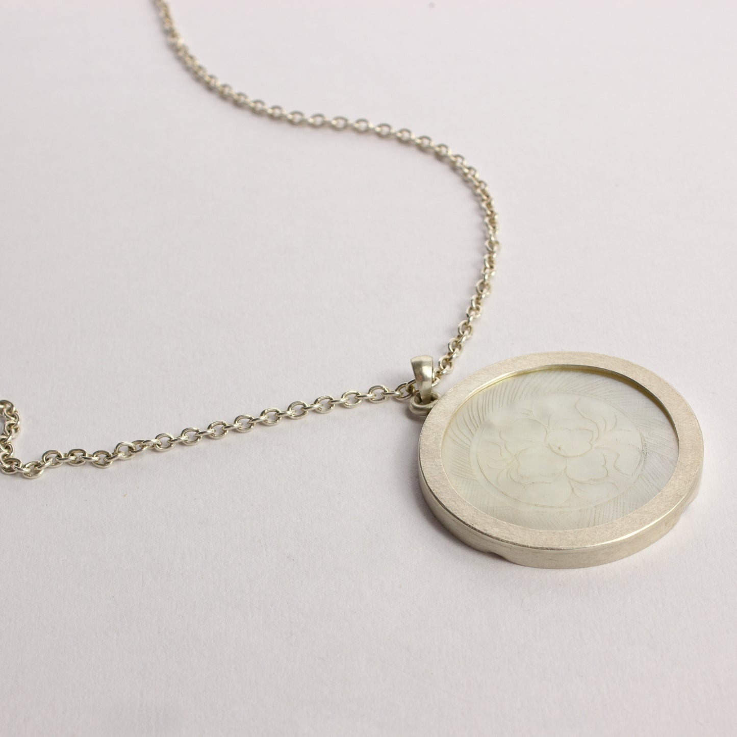 RK25: Madreperla pendant