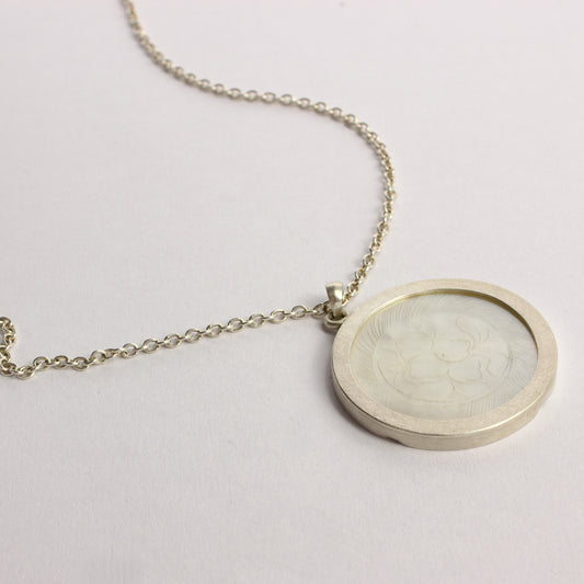 RK25: Madreperla pendant