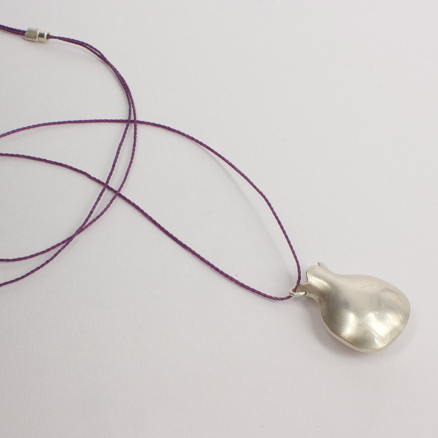 RK81: Pod pendant