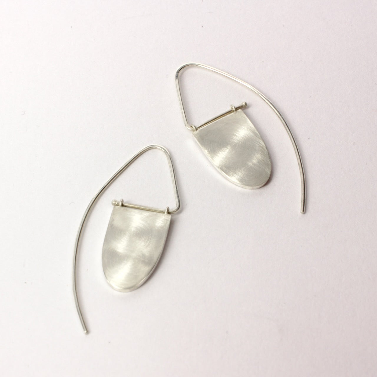 RMO44: Swing post oval drop earrings