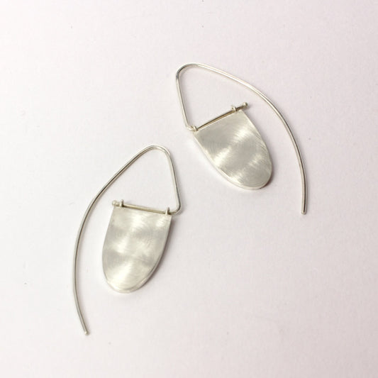 RMO44: Swing post oval drop earrings
