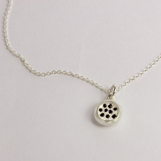 RMO62: Rock pool sapphire pendant