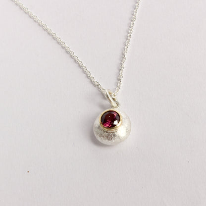 RMO81: Rhodolite garnet pebble pendant