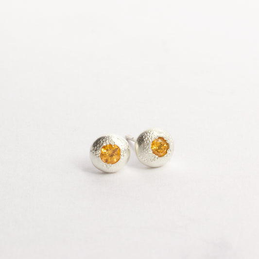 RMO84: Yellow garnet pebble stud earrings
