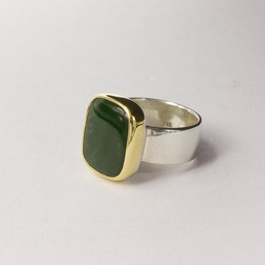 RW304: Pounamu signet ring