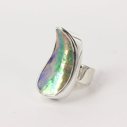 RW307: Pāua shell ring
