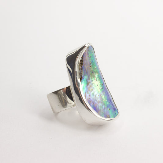 RW307: Pāua shell ring