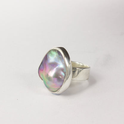 RW327: Mabe pearl ring