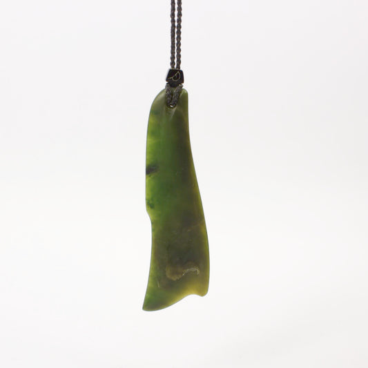SM270: Whale form pendant - Canadian jade