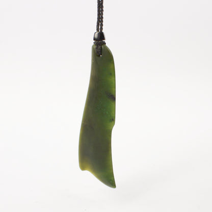 SM270: Whale form pendant - Canadian jade
