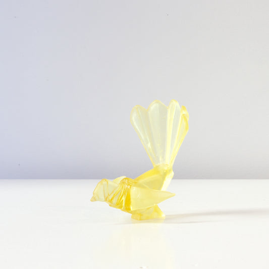 TBA153: Origami fantail - pale yellow
