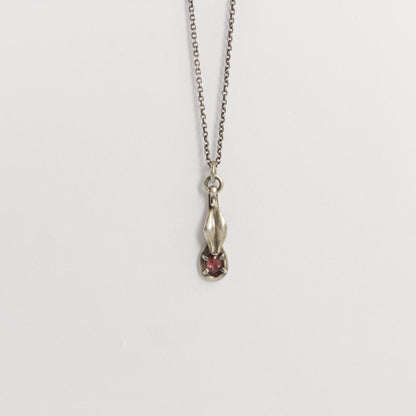 VM126: Leaf drop pendant