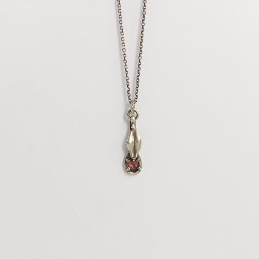 VM126: Leaf drop pendant