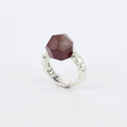 DH191: Faceted jasper ring