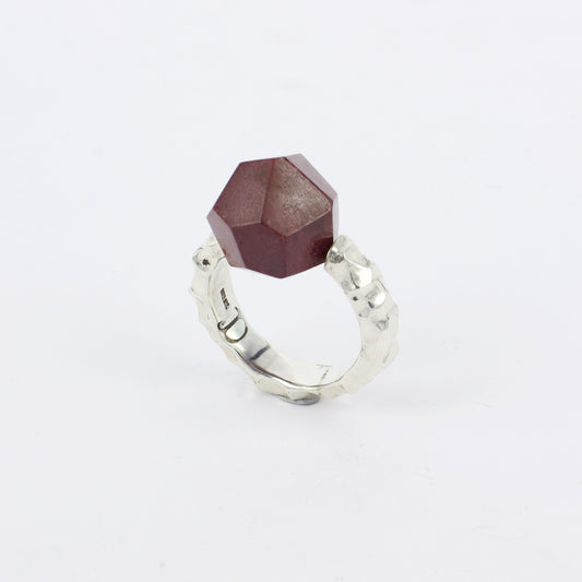DH191: Faceted jasper ring