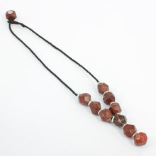 DH233: Facetted jasper stones necklace