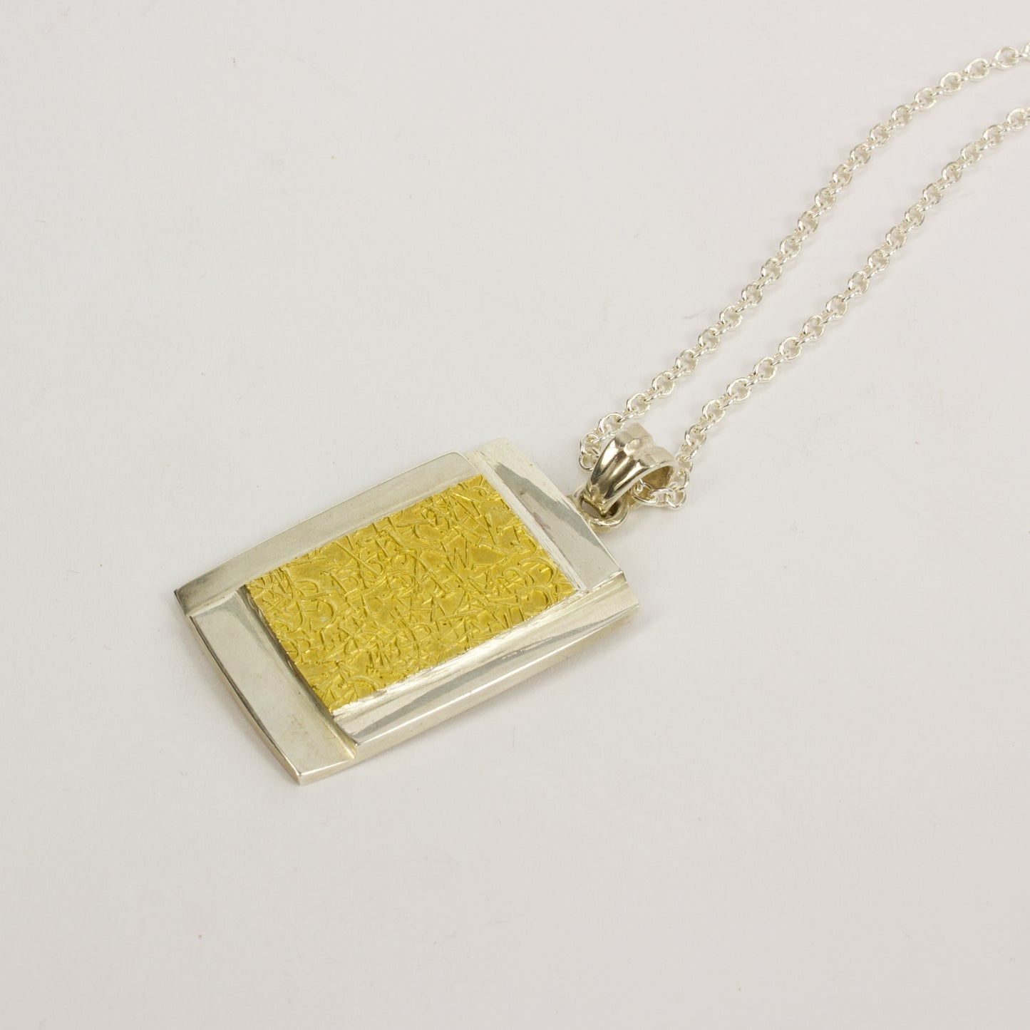 DM954B: Faceted Text-Ure pendant