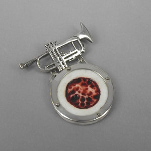 NG59: Blood moon brooch