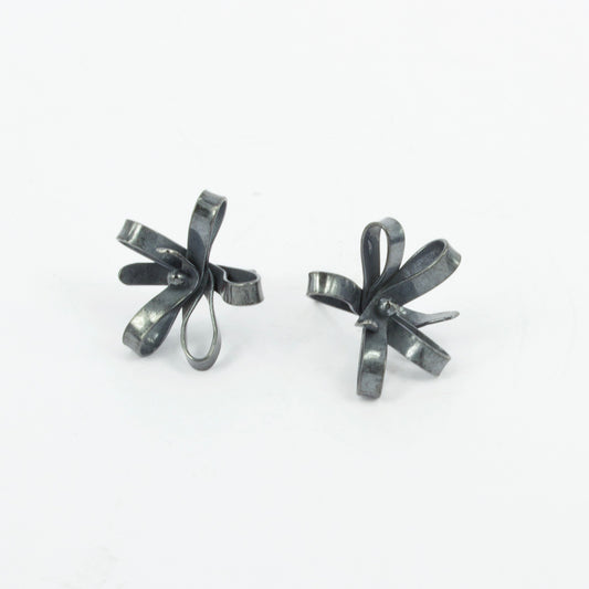 FS176: Ribbon studs