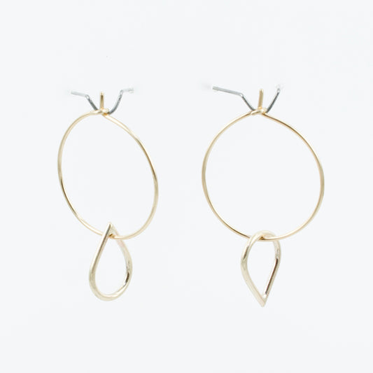 FS126: Gold teardrop hoop earrings