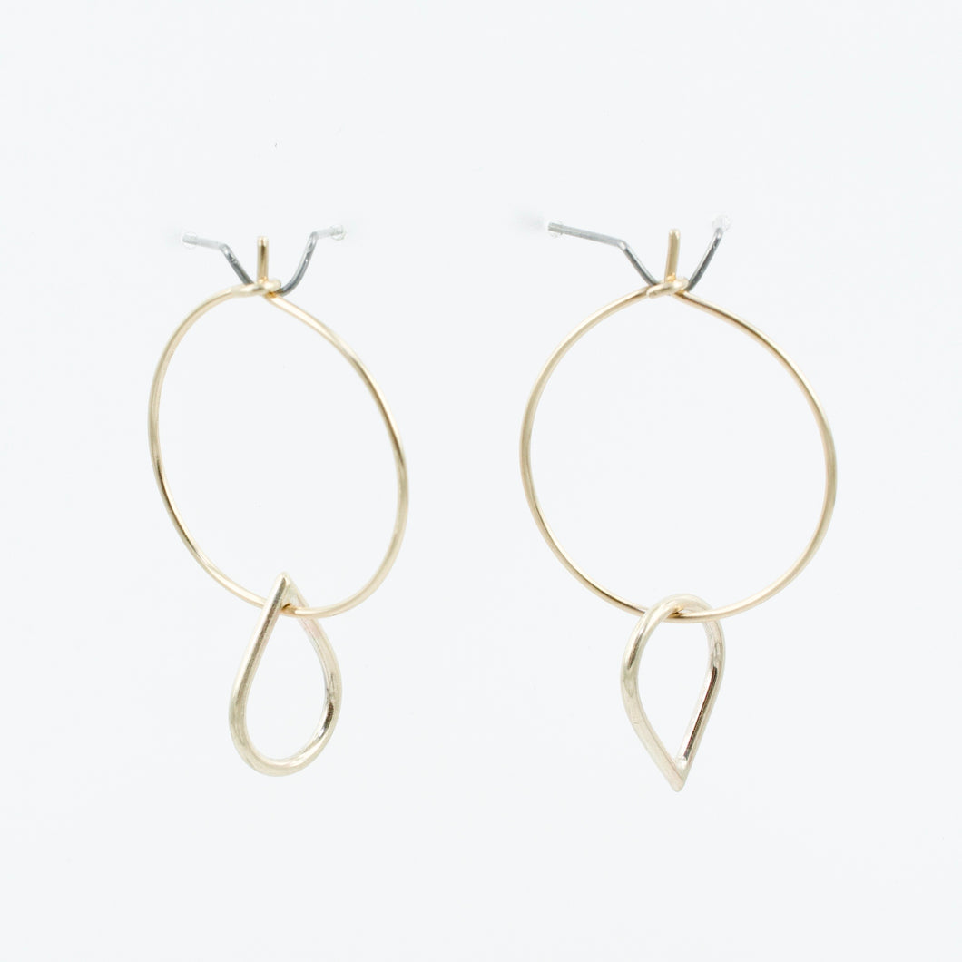 FS126: Gold teardrop hoop earrings
