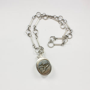 NG77: Cameo locket