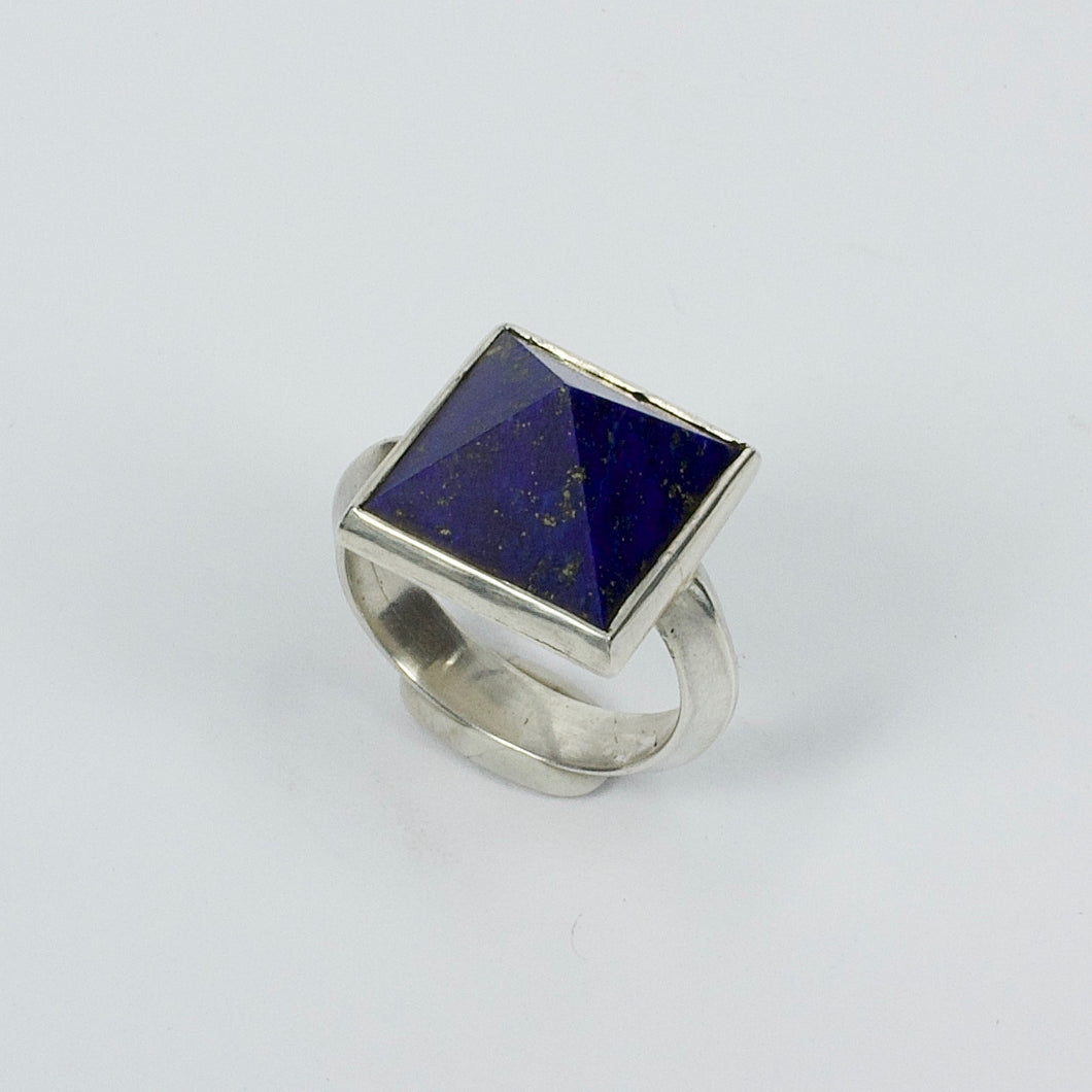JB118: 'Khufu' faceted lapis ring
