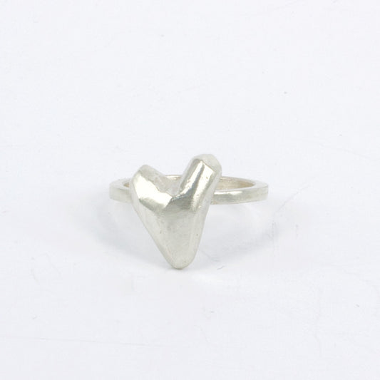 JMU21: Heart on the hand ring