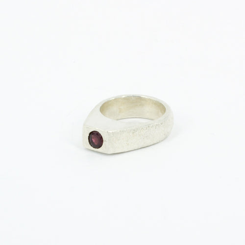 JMU135: Garnet ring