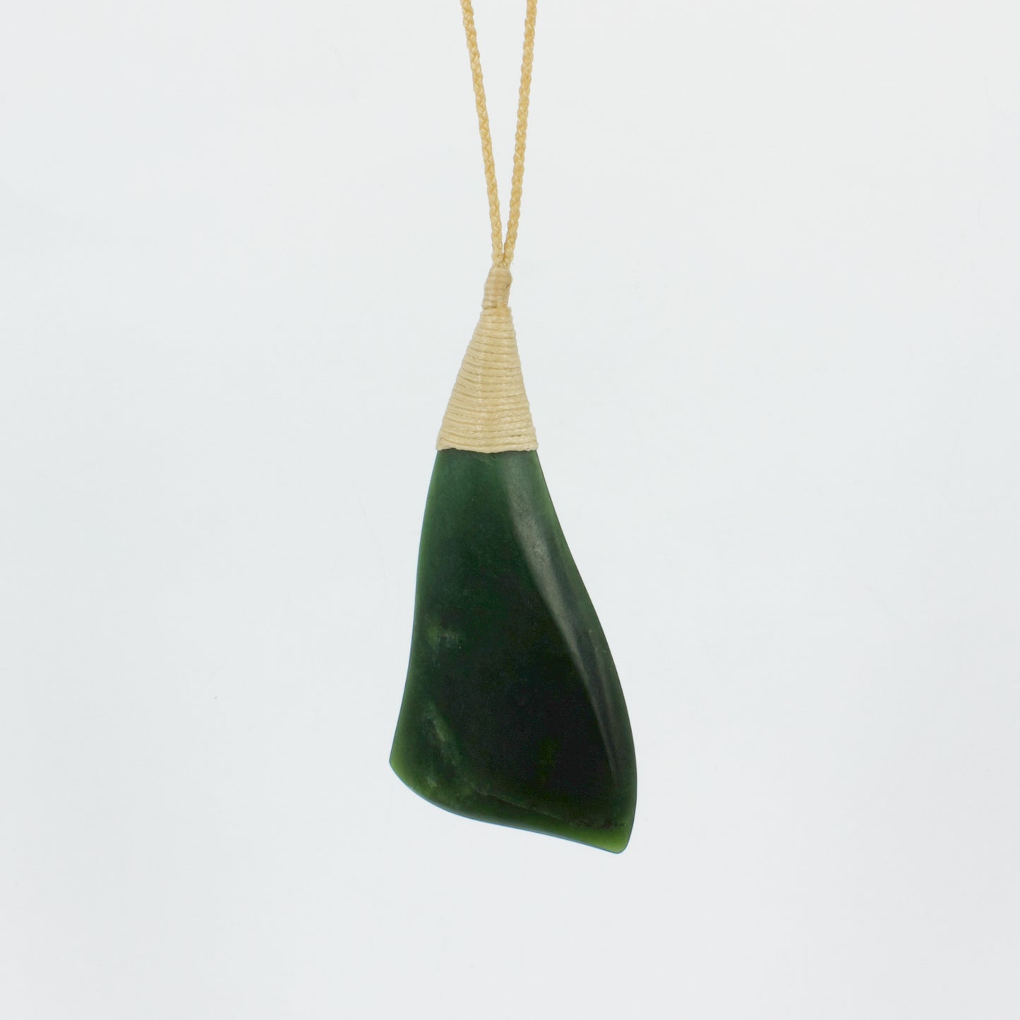 KAJ122: Ridge form pounamu pendant