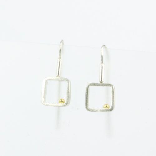 LA16: Square frame earrings