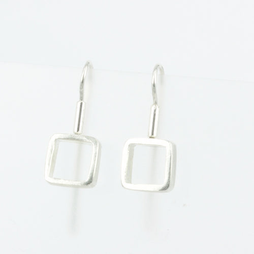 LA17: Square frame earrings