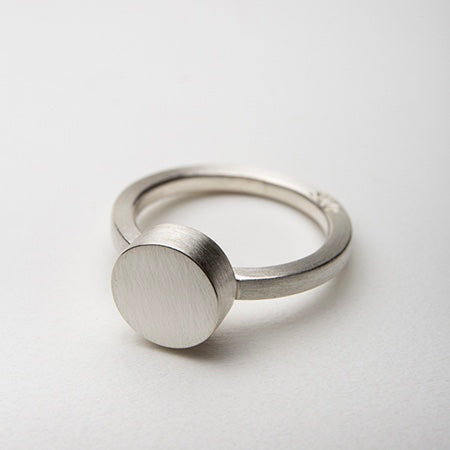 ZR061: Flat circle stacker ring