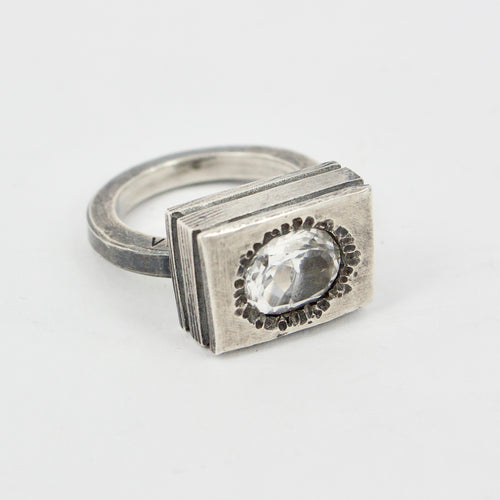 VM94: White topaz ring