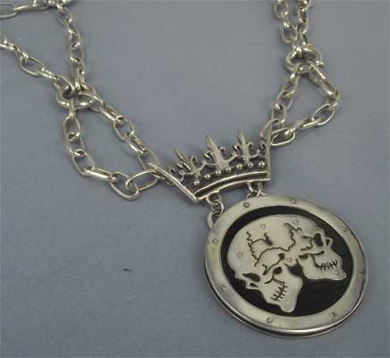 NG48:Janiceps skull necklace